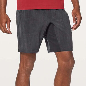 Lululemon T.H.E. Short 9” Linerless - Size M (Gridlines Deep Coal Black)